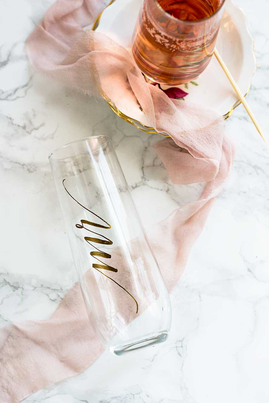 DIY Mr and Mrs Champagne Flutes